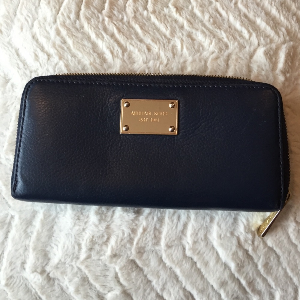 Michael Kors Navy Leather Wallet with Gold Plate and Gold Interior - Picture 2 of 5